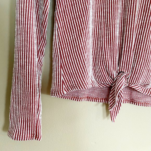 caution to the wind vertical stripe LS vneck top - Picture 3 of 4